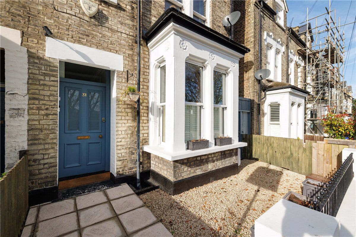 2 bedroom flat, Birdhurst Road, London SW18 - Available