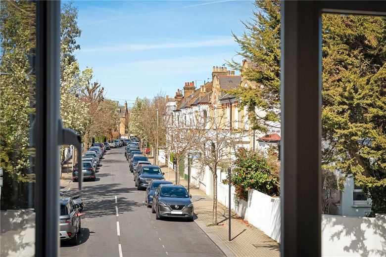 3 bedroom house, Sarsfeld Road, London SW12 - Sold STC