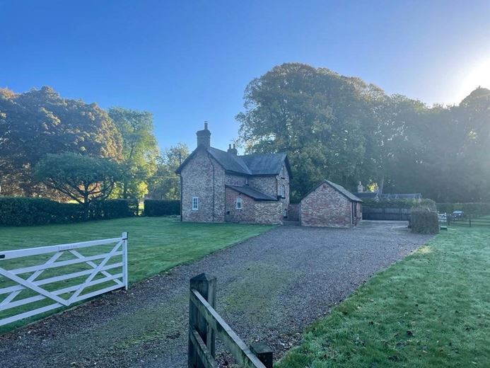 4 bedroom cottage, Wintringham, Malton YO17 - Under Offer