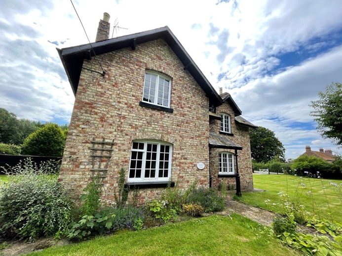 4 bedroom cottage, Wintringham, Malton YO17 - Under Offer