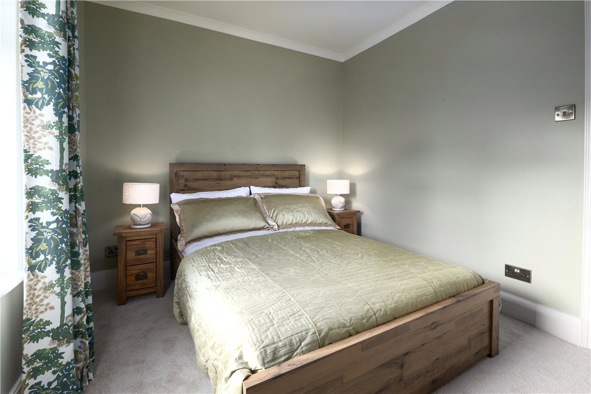 6 bedroom house, Harlow Moor Drive, Harrogate HG2