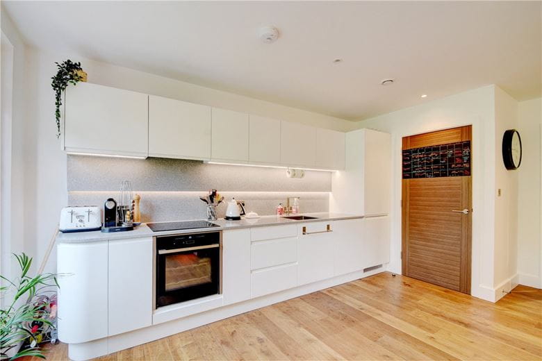 2 bedroom flat, Springfield Avenue, Harrogate HG1 - Available