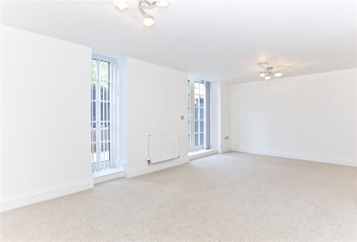 2 bedroom flat, The Residence, Bishopthorpe YO23