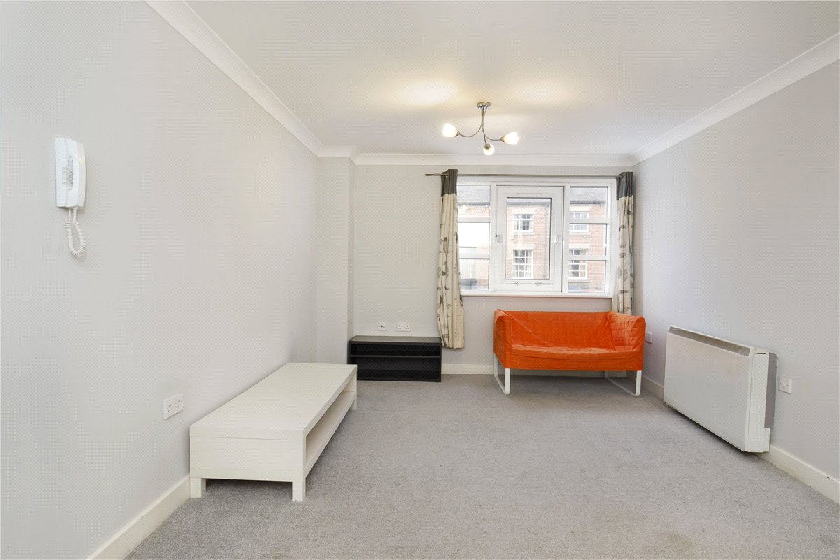 2 bedroom flat, Fawcett Street, York YO10 - Available