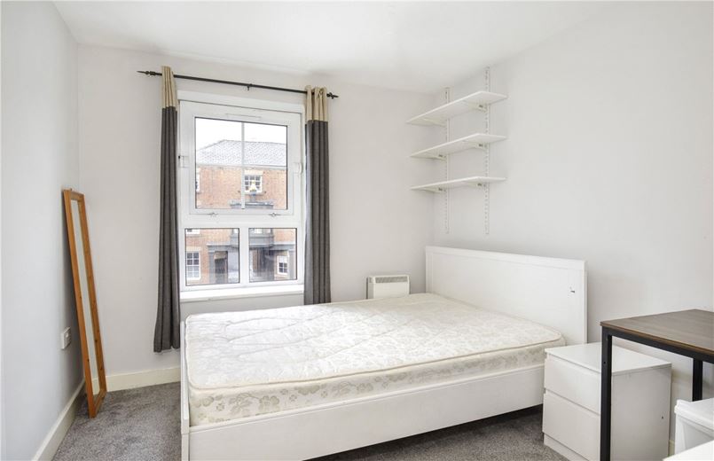 2 bedroom flat, Fawcett Street, York YO10 - Available