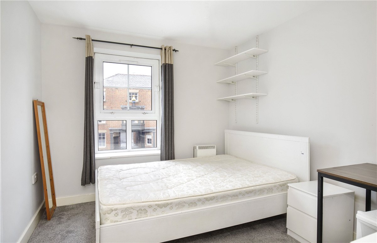 2 bedroom flat, Fawcett Street, York YO10 - Available