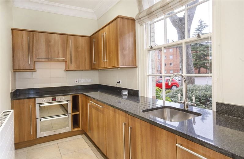 2 bedroom flat, Heworth Croft, York YO31 - Available