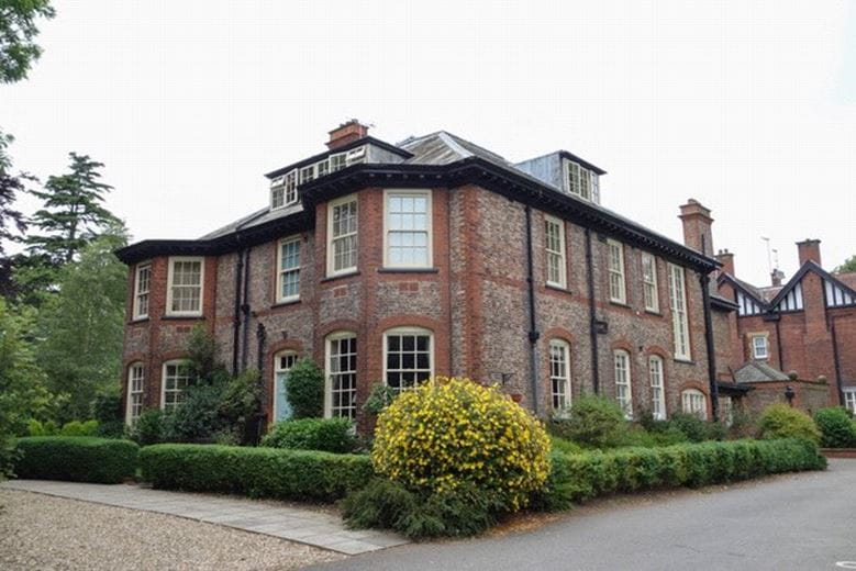 4 bedroom flat, Tadcaster Road, York YO24 - Available