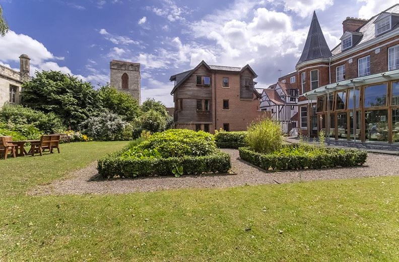 2 bedroom flat, Low Petergate, York YO1