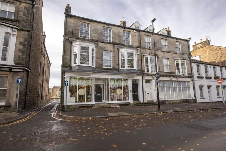 2 bedroom flat, Regent Parade, Harrogate HG1