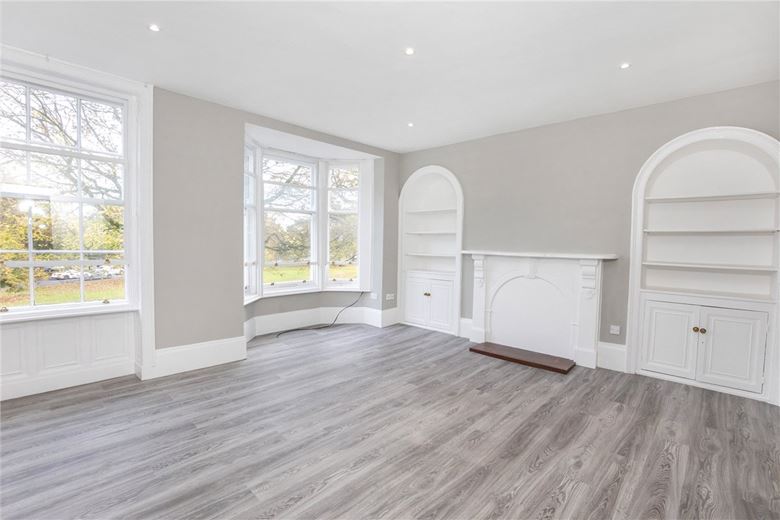 2 bedroom flat, Regent Parade, Harrogate HG1