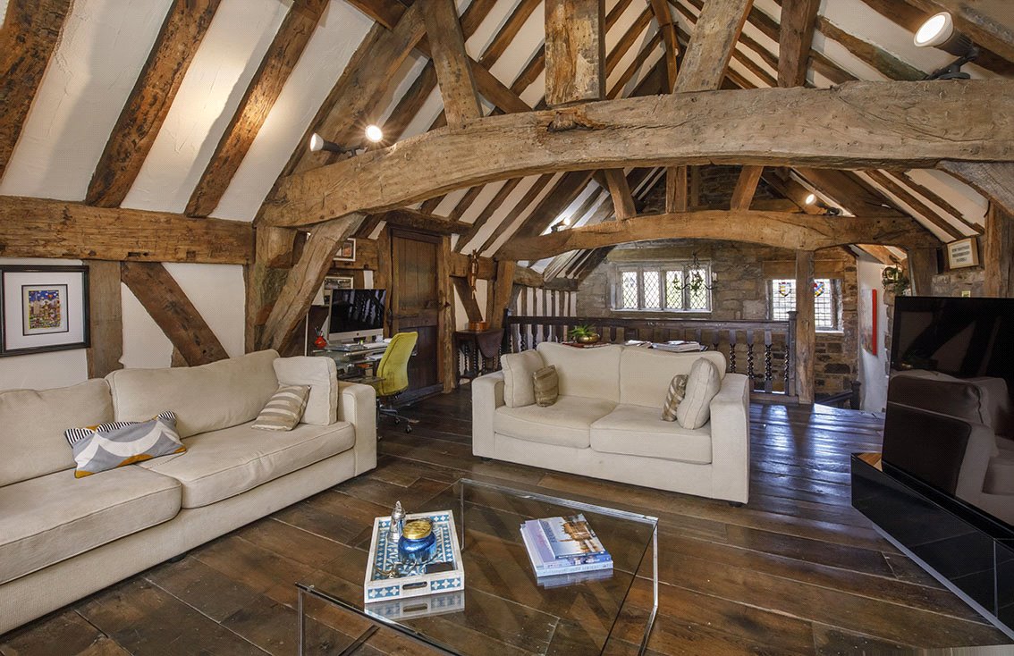 6 bedroom house, Royds Hall, Royds Hall Lane BD12 - Available