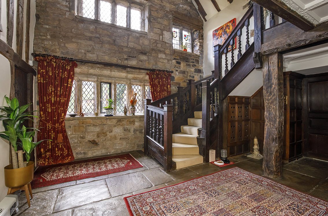 6 bedroom house, Royds Hall, Royds Hall Lane BD12 - Available