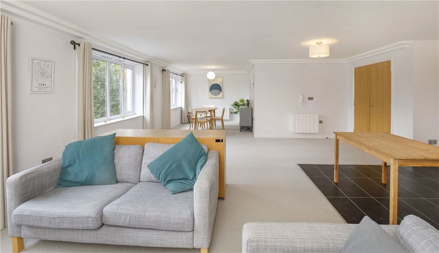 3 bedroom flat, The Avenue, York YO30