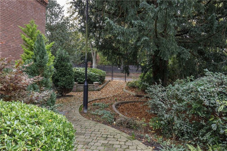 3 bedroom flat, The Avenue, York YO30