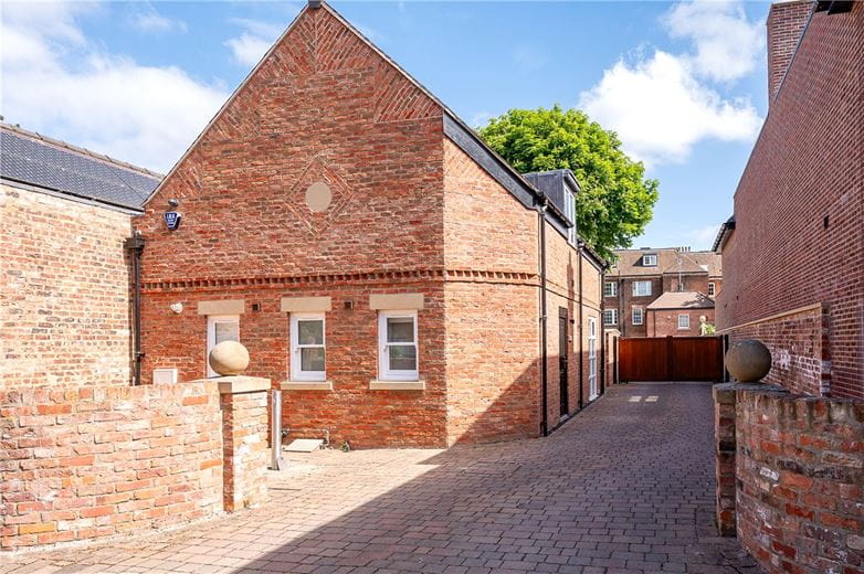 2 bedroom house, Galmanhoe Lane, York YO30 - Available
