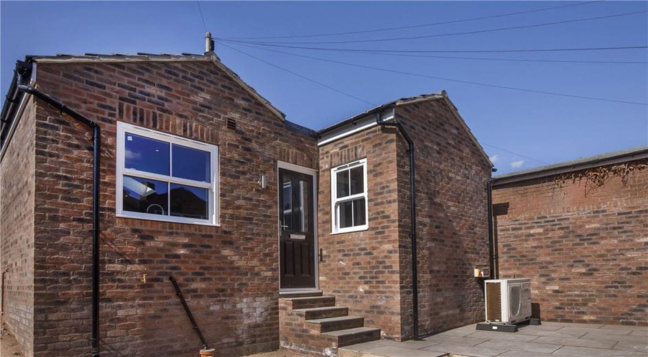 2 bedroom house, Front Street, Acomb YO24 - Available