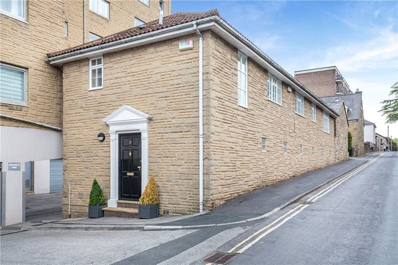 2 bedroom flat, Wentworth Court, Beech Grove HG2 - Available