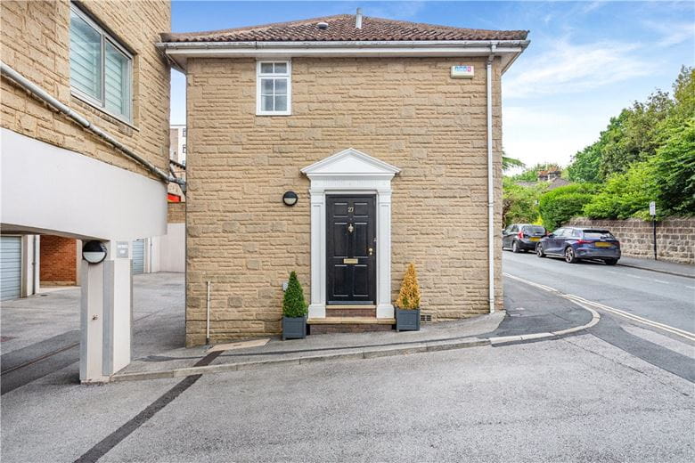 2 bedroom flat, Wentworth Court, Beech Grove HG2 - Available