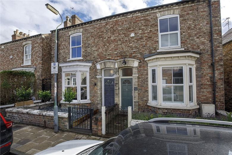 3 bedroom house, Neville Street, York YO31 - Available