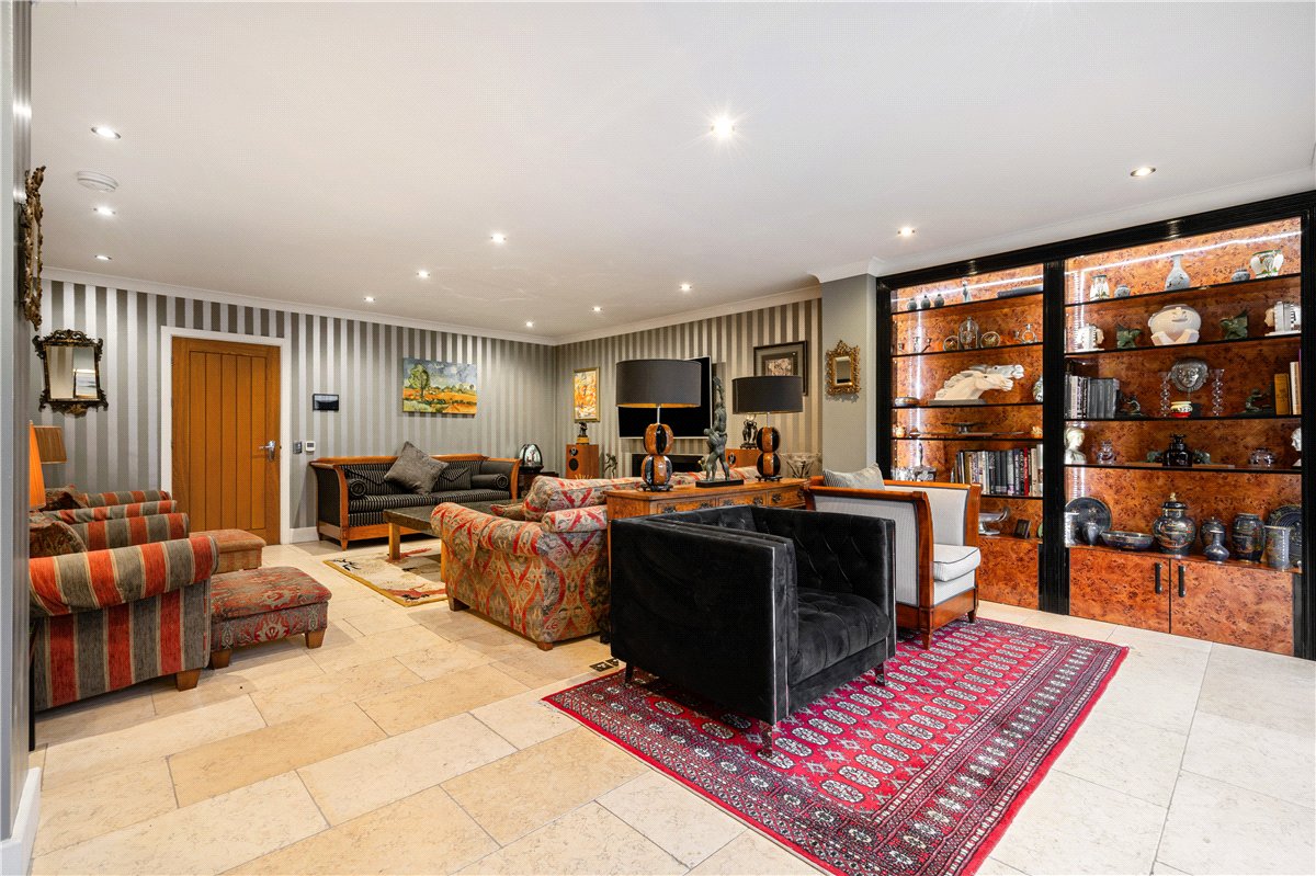 5 bedroom house, Main Street, Upper Poppleton YO26 - Available