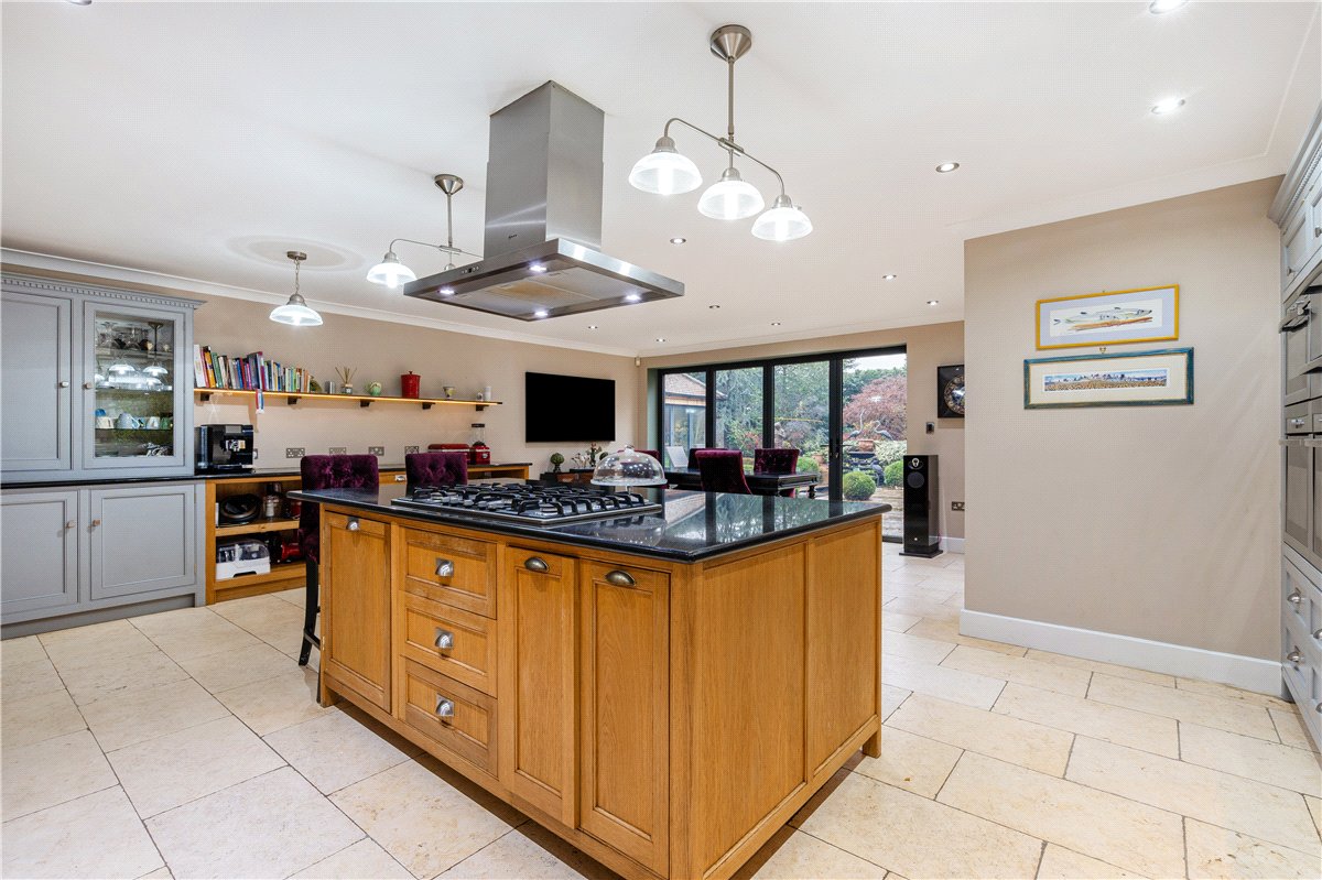 5 bedroom house, Main Street, Upper Poppleton YO26 - Available