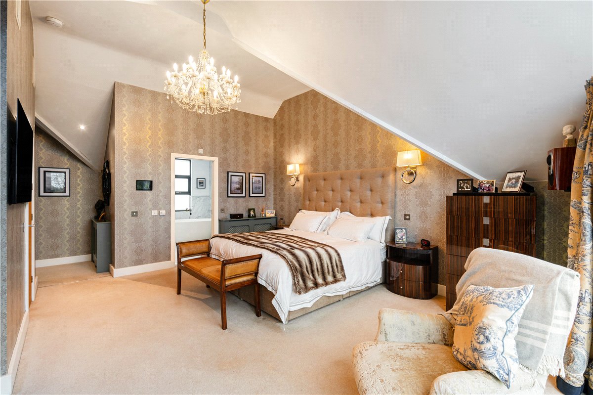 5 bedroom house, Main Street, Upper Poppleton YO26 - Available