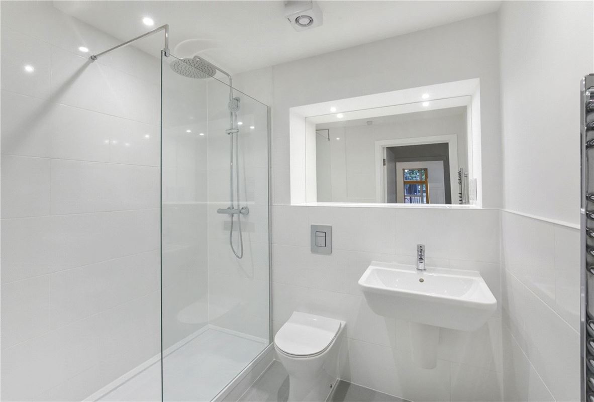 1 bedroom flat, The Courtyard, St. Martins Lane YO1 - Available