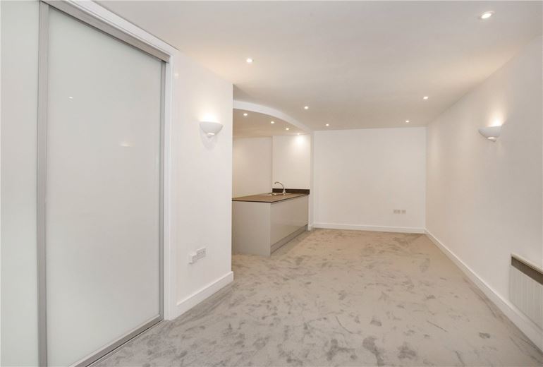 1 bedroom flat, The Courtyard, St. Martins Lane YO1 - Available