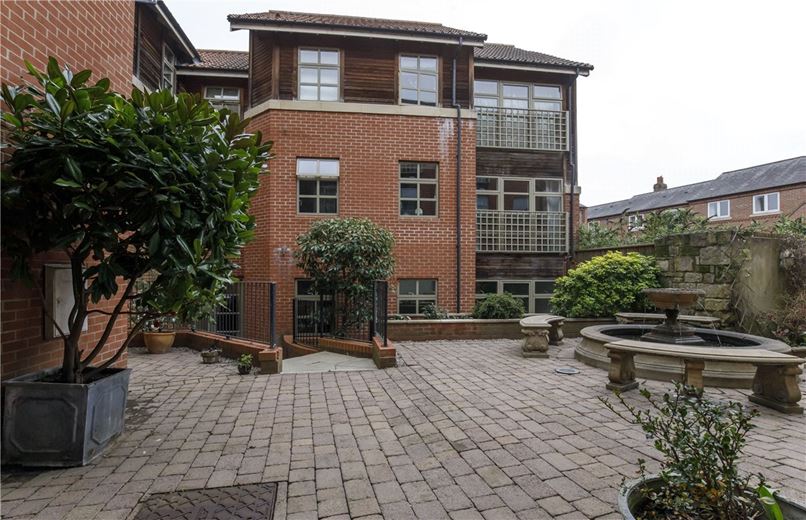 1 bedroom flat, The Courtyard, St. Martins Lane YO1 - Available