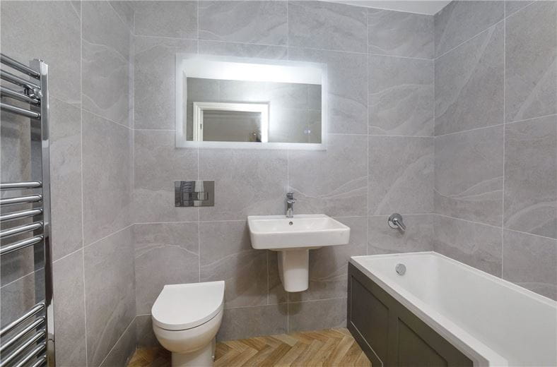 2 bedroom flat, Wayside Crescent, Harrogate HG2 - Available