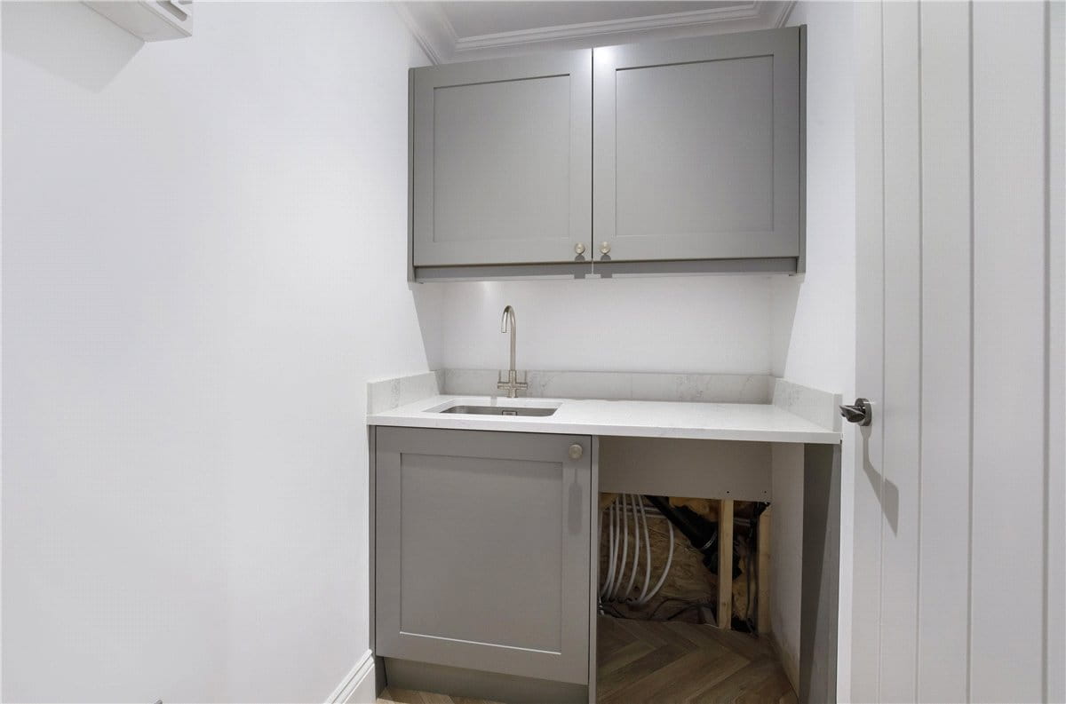 2 bedroom flat, Wayside Crescent, Harrogate HG2 - Available