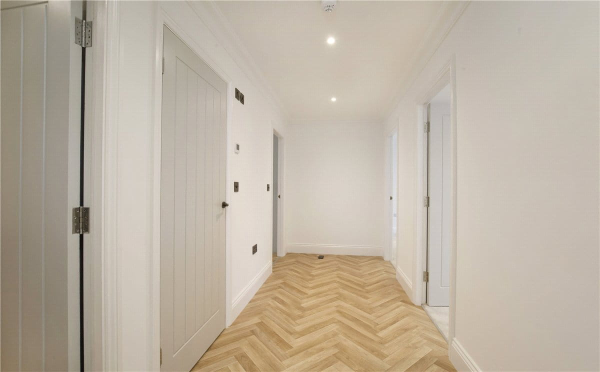 2 bedroom flat, Wayside Crescent, Harrogate HG2 - Available