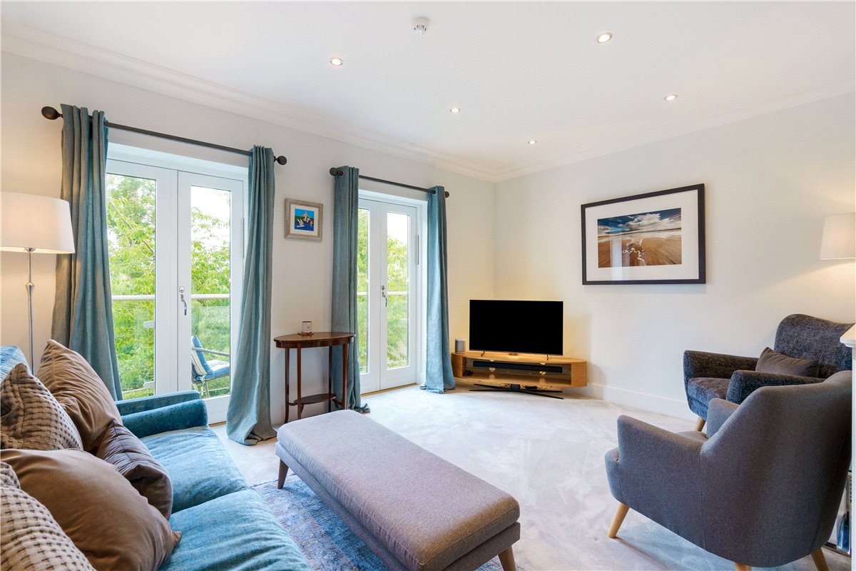 4 bedroom house, Kings Pool Walk, York YO1 - Available