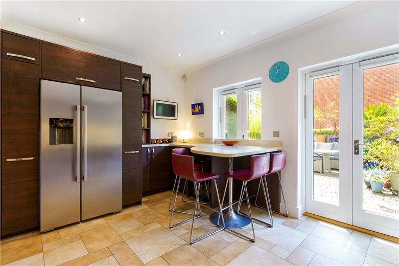 4 bedroom house, Kings Pool Walk, York YO1 - Available