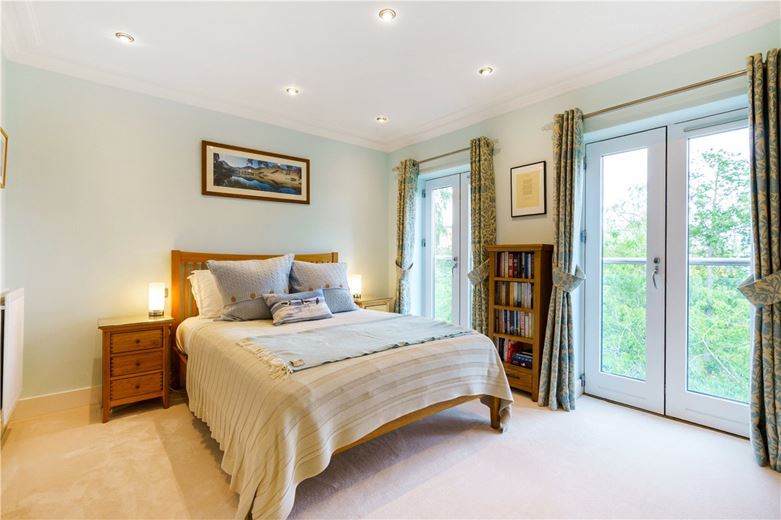 4 bedroom house, Kings Pool Walk, York YO1 - Available