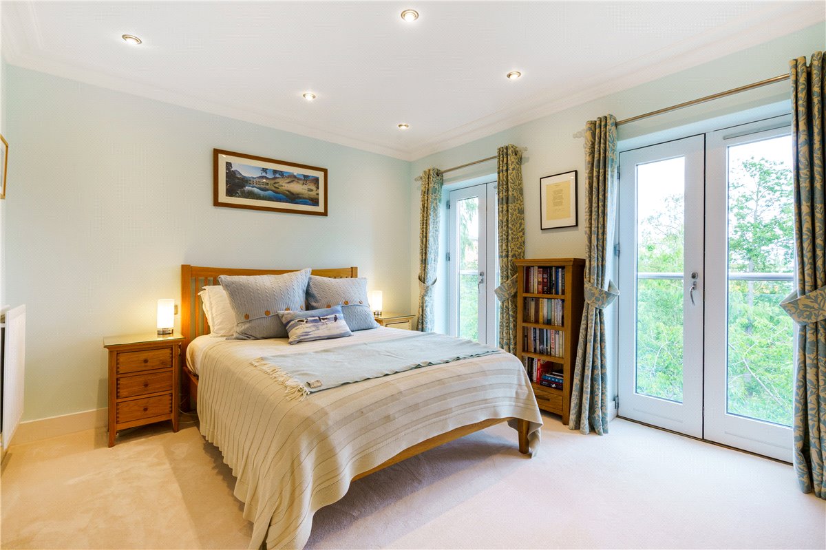 4 bedroom house, Kings Pool Walk, York YO1 - Available