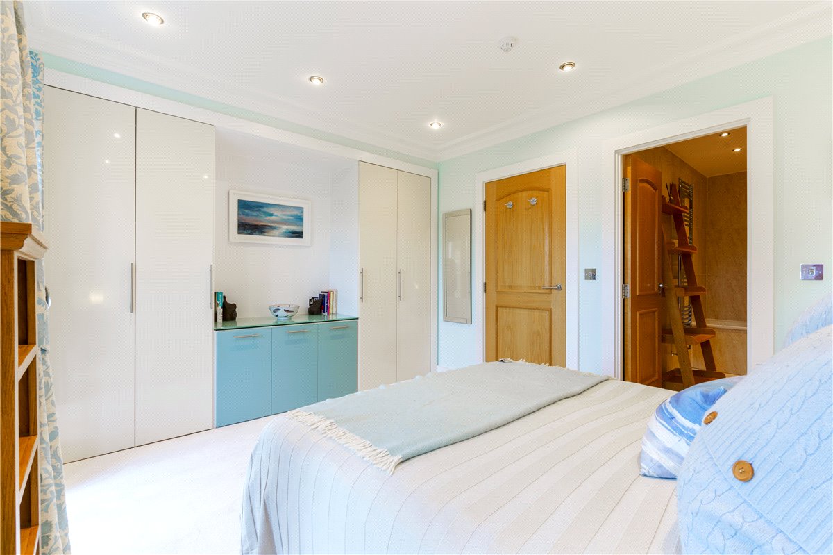 4 bedroom house, Kings Pool Walk, York YO1 - Available