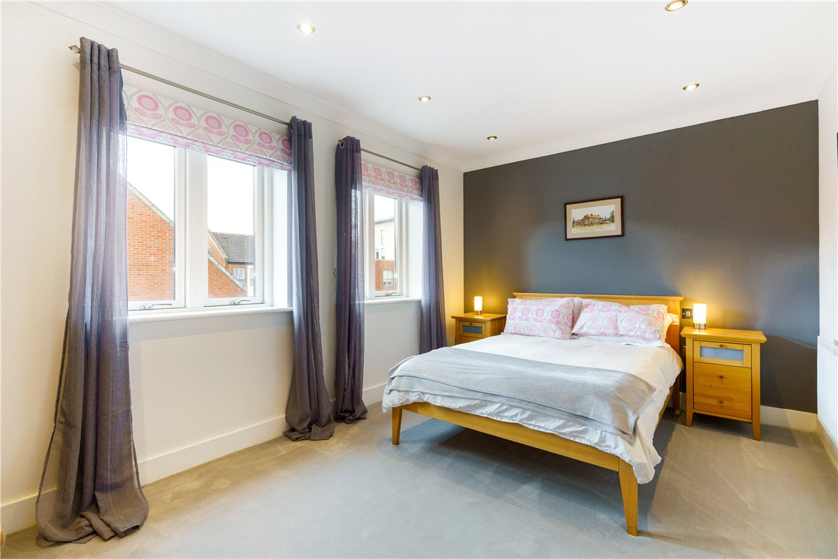 4 bedroom house, Kings Pool Walk, York YO1 - Available