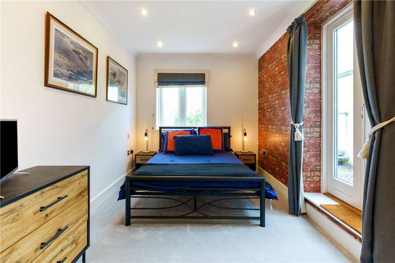 4 bedroom house, Kings Pool Walk, York YO1 - Available