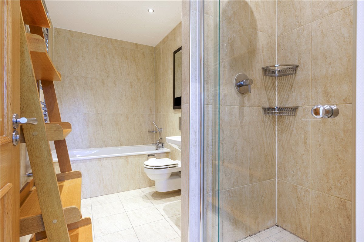 4 bedroom house, Kings Pool Walk, York YO1 - Available