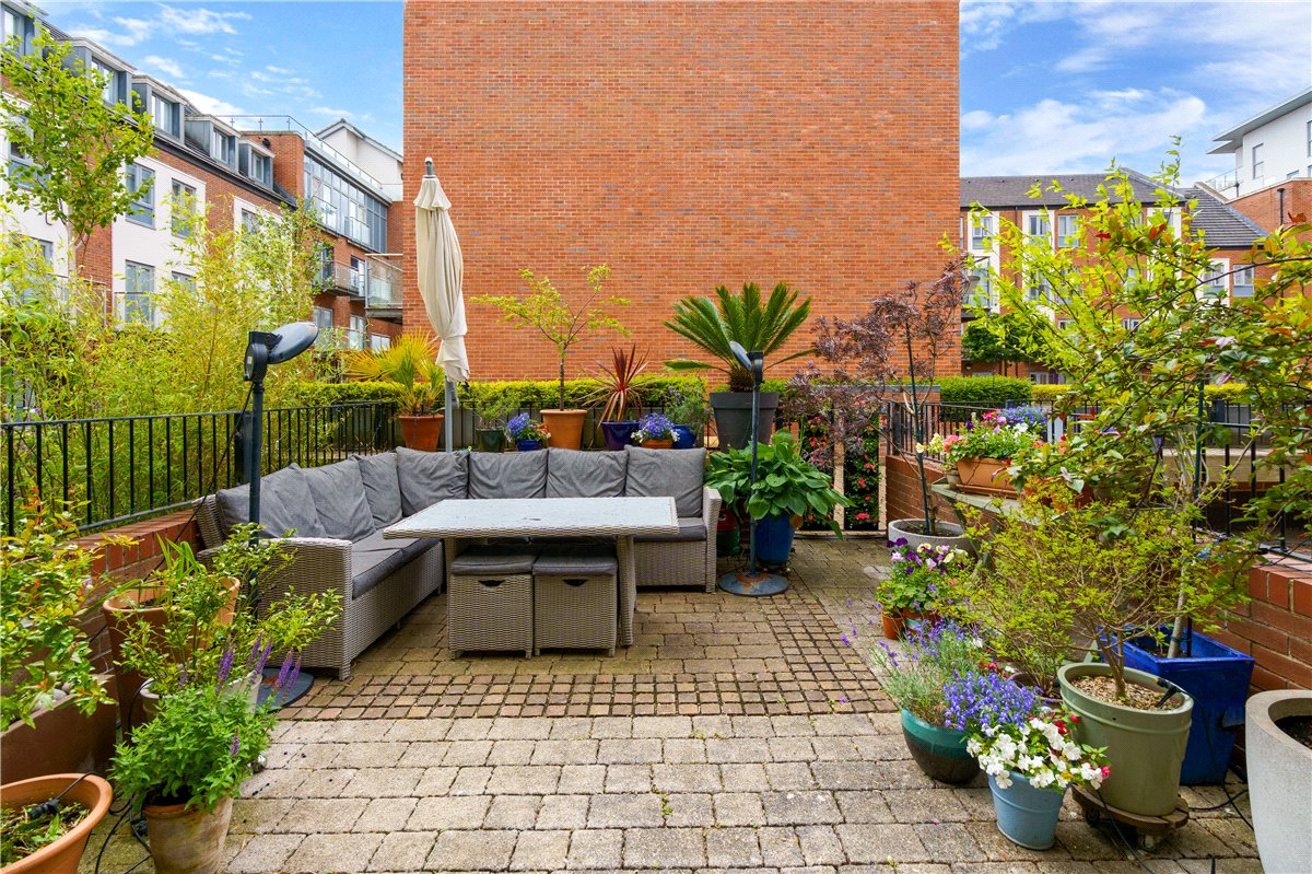 4 bedroom house, Kings Pool Walk, York YO1 - Available