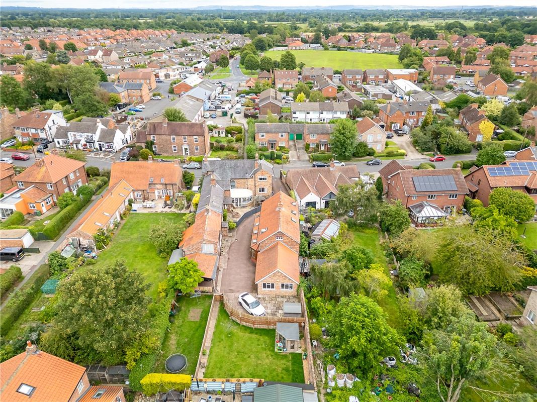 5 bedroom house, The Old Village, Huntington YO32 - Available