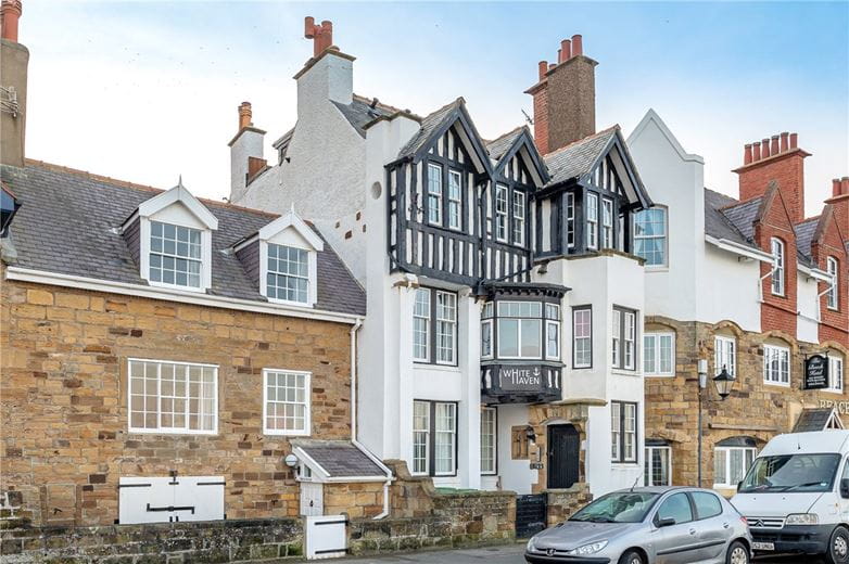 2 bedroom flat, Flat 1, Whitehaven, Sandsend YO21 - Available