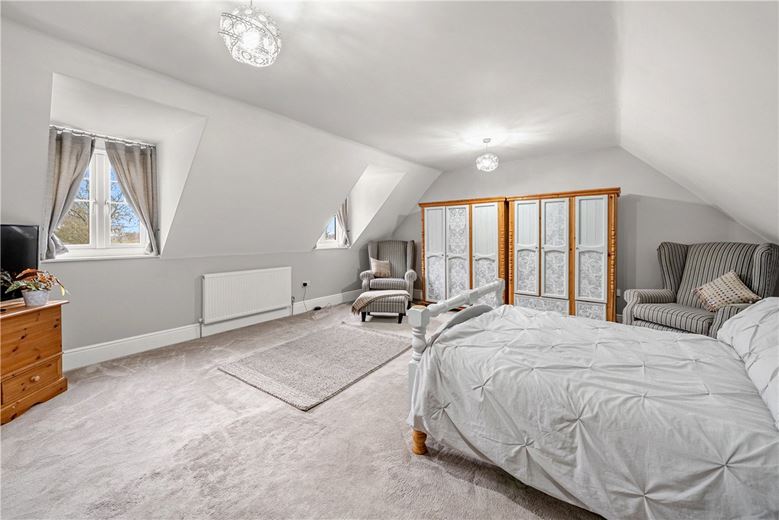 6 bedroom house, Selby Road, Riccall YO19 - Available