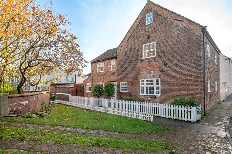 5 bedroom house, Old Road, Cawood YO8 - Available