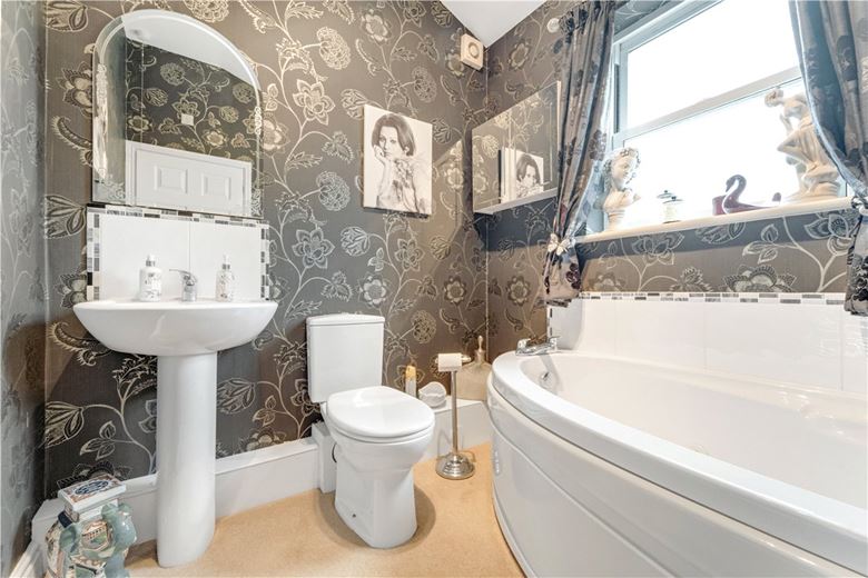 5 bedroom house, School Road, Hemingbrough YO8 - Available