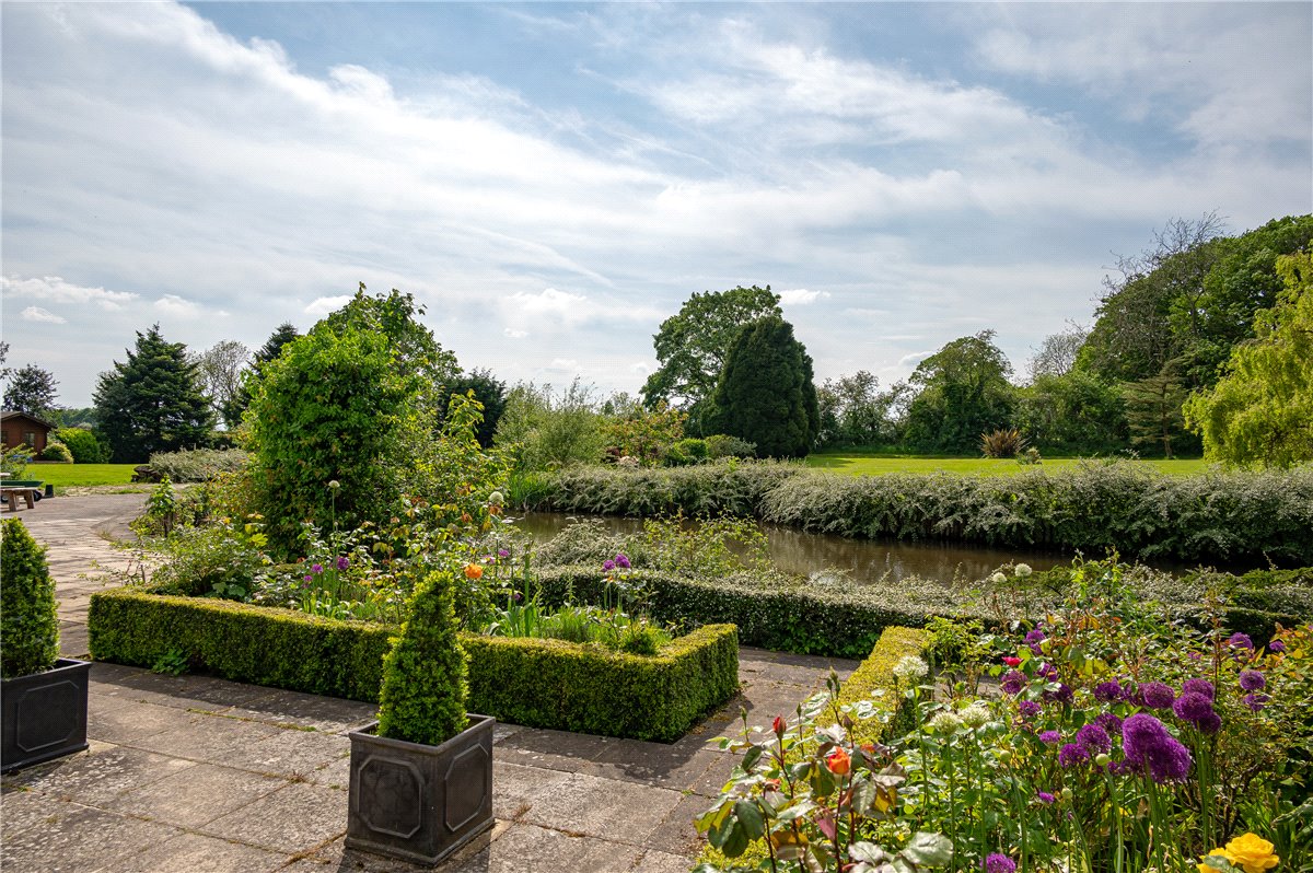  House, Aughton, York YO42 - Available