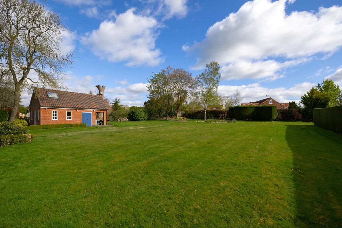 4 bedroom house, Flaxton, York YO60 - Available