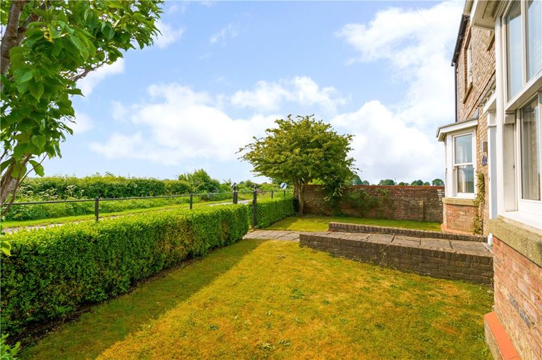 5 bedroom house, Black Dykes Lane, Upper Poppleton YO26 - Available